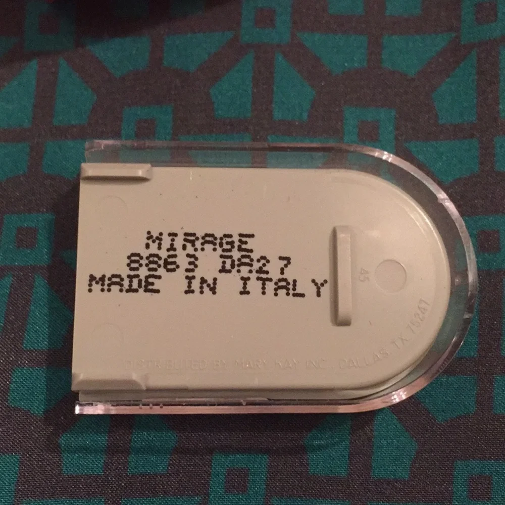 NWT Mary Kay Mirage Purple Eyeshadow Duo